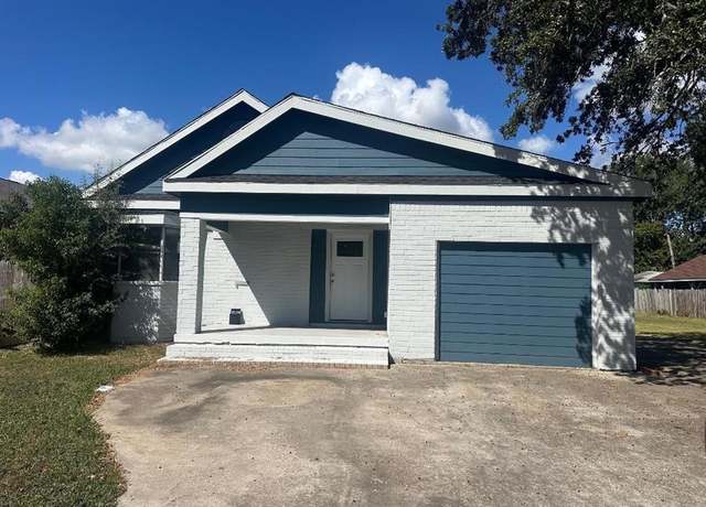 Property at 3025 9th St, Port Arthur, TX 77642, 5 beds, 2.5 baths