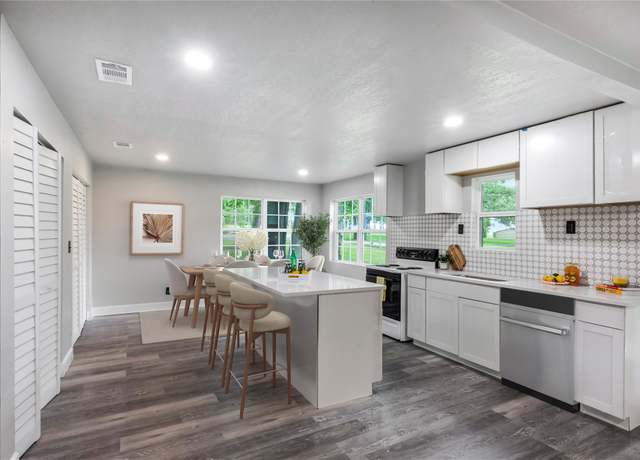 Property at 266 Lakeland Rd, Huntsville, TX 77320, 2 beds, 2 baths