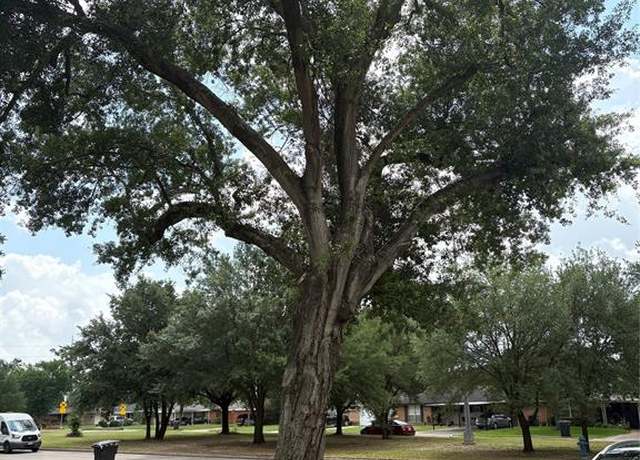 Property at 5010 W 43rd St, Houston, TX 77092