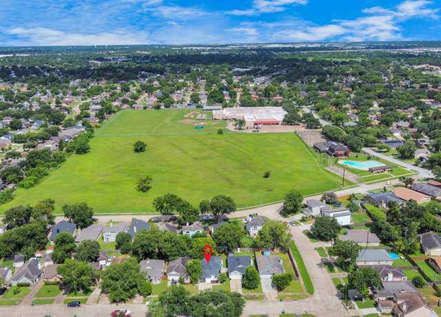 Property at 16010 Diamond Ridge Dr, Houston, TX 77053, 2 beds, 2 baths
