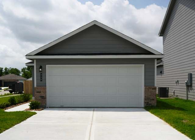 Property at 828 Stoney Point Ln, Dayton, TX 77535, 3 beds, 2 baths