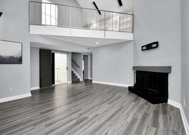 Property at 9809 Richmond Ave Unit B13, Houston, TX 77042, 3 beds, 2 baths