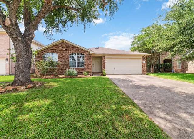 Property at 8123 Solara Bnd, Houston, TX 77083, 4 beds, 2 baths