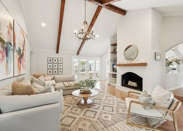 Property at 14627 Oak Bend Dr, Houston, TX 77079, 4 beds, 3.5 baths