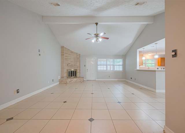 Property at 3714 Parkridge Glen Dr, Houston, TX 77082, 3 beds, 2 baths