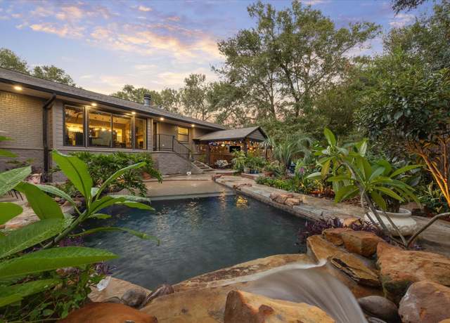 Property at 5 Tree Frog Dr, Houston, TX 77074, 4 beds, 2.5 baths