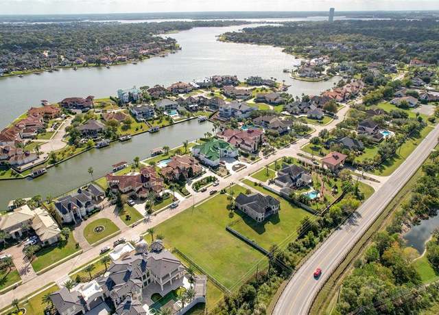 Property at 1780 Shore Line Dr, Seabrook, TX 77586