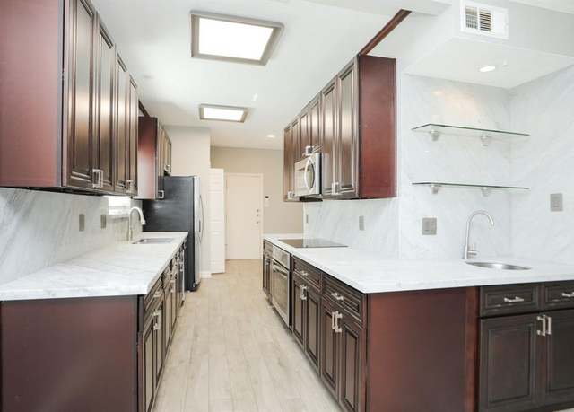 Property at 9400 Doliver Dr #60, Houston, TX 77063, 2 beds, 2.5 baths