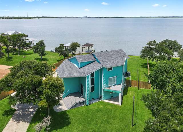 Property at 456 S Burnett Dr, Baytown, TX 77520, 3 beds, 2.5 baths