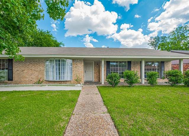 Property at 101 Wildrose St, Baytown, TX 77520, 4 beds, 2 baths