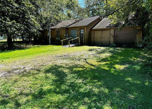 Property at 235 W Hartel St, Sour Lake, TX 77659, 1 bed, 1 bath