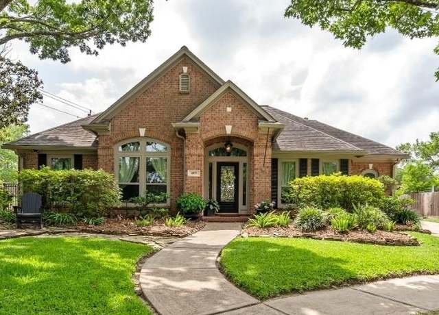 Property at 4103 Crimson Oak Ct, Houston, TX 77059, 4 beds, 2.5 baths