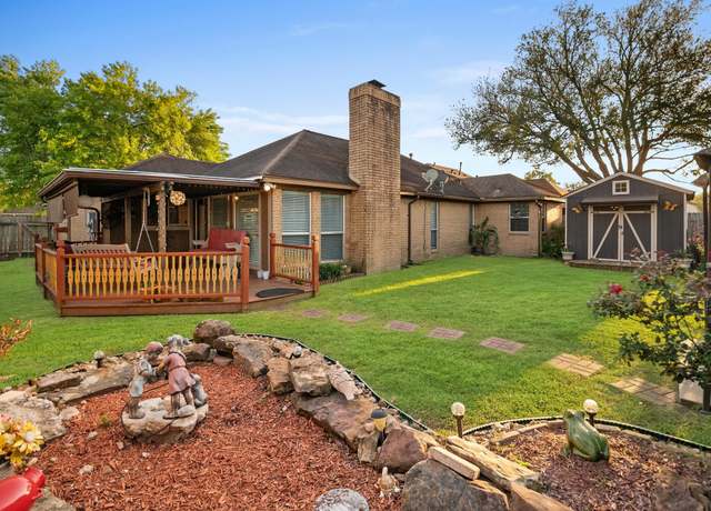 Property at 702 Tudor Ct, Deer Park, TX 77536, 3 beds, 2 baths