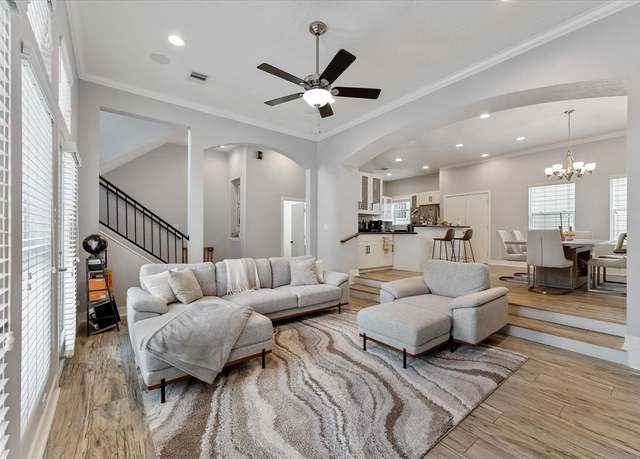 Property at 5811 Darling St Unit A, Houston, TX 77007, 3 beds, 4 baths