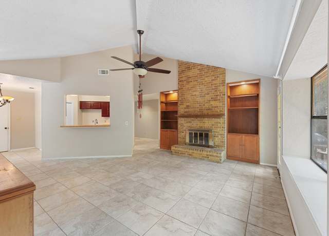 Property at 26 Pinewood Forest Ct, The Woodlands, TX 77381, 3 beds, 2 baths