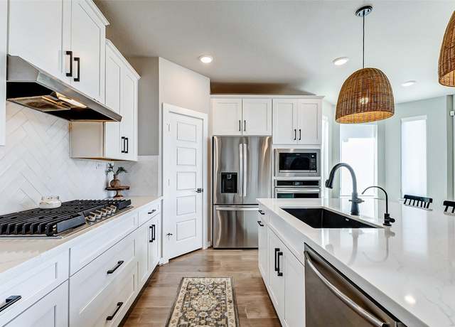 Property at 31430 Vineyard Creek Dr, Fulshear, TX 77441, 4 beds, 3.5 baths