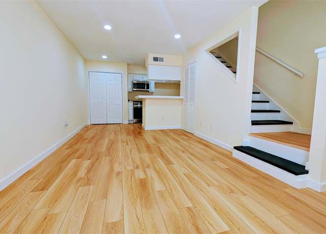 Property at 2110 Wilcrest Dr #111, Houston, TX 77042, 1 bed, 1 bath