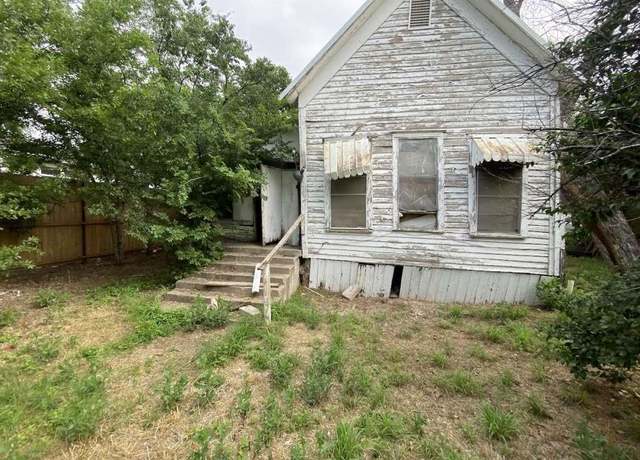 Property at 625 E Harris Ave, San Angelo, TX 76903, 2 beds, 1 bath
