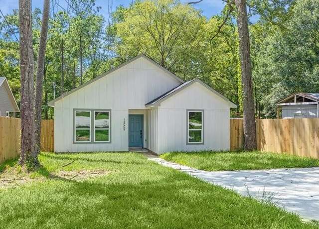 Property at 16009 Louise Dr, Willis, TX 77378, 3 beds, 2 baths