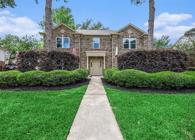 Property at 119 Bounty Dr, League City, TX 77573, 5 beds, 2.5 baths