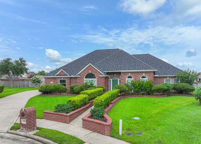 Property at 2518 Quaker Dr W, Texas City, TX 77590, 3 beds, 3 baths