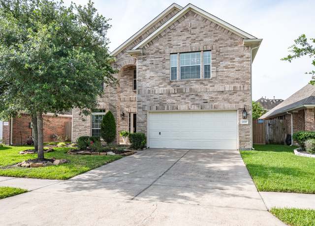 Property at 4810 Emerald Bay Cir, Baytown, TX 77523, 4 beds, 2.5 baths