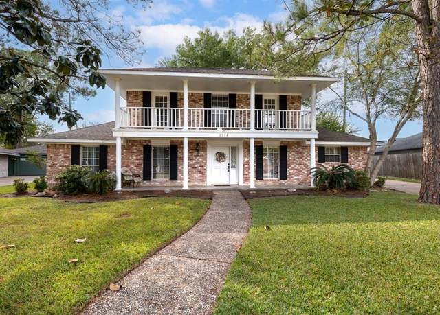 Property at 2114 Briarview Dr, Houston, TX 77077, 4 beds, 2.5 baths