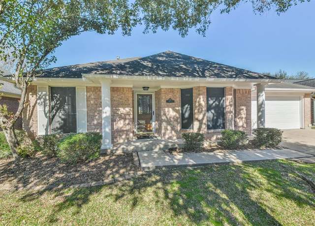 Property at 4922 Glenpark Dr, La Porte, TX 77571, 4 beds, 3 baths