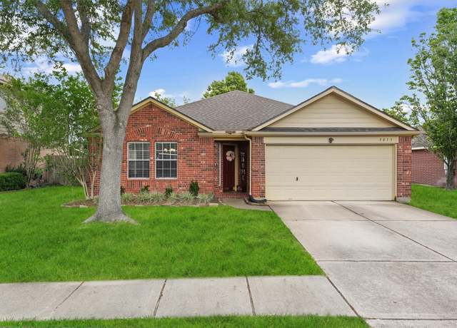 Property at 9815 Hallmark Ln, Pearland, TX 77584, 4 beds, 2 baths