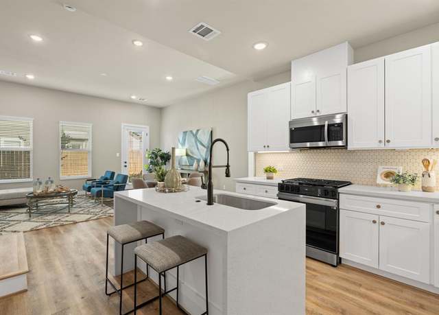 Property at 5810 Francis Oak Pl, Houston, TX 77091, 3 beds, 2.5 baths