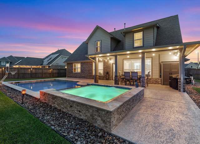 Property at 11910 Mulberry Dr, Mont Belvieu, TX 77535, 4 beds, 2.5 baths