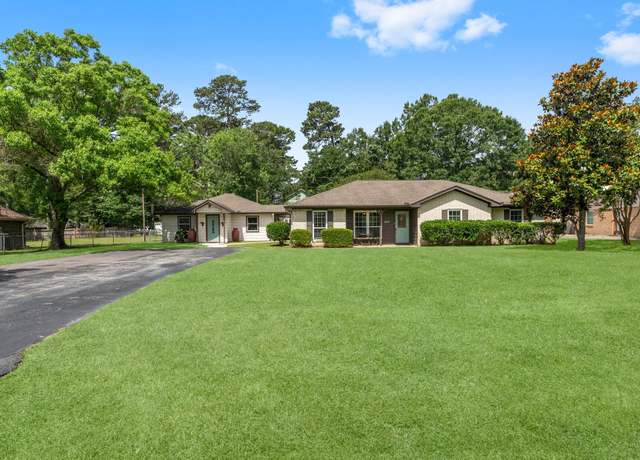 Property at 32047 S Wiggins St, Magnolia, TX 77355, 3 beds, 2.5 baths
