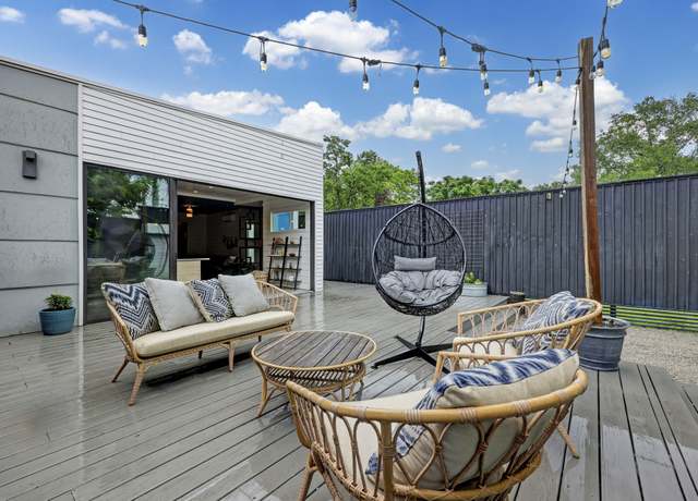 Property at 4818 Creekmont Dr, Houston, TX 77091, 1 bed, 1.5 baths