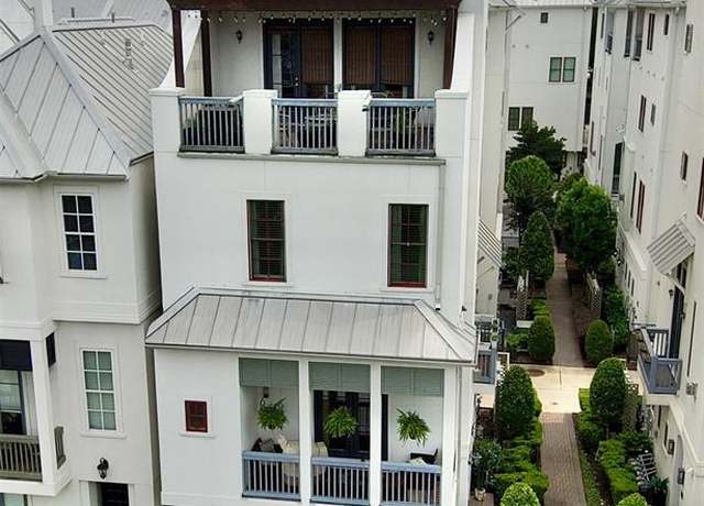 Property at 242 E 28th St, Houston, TX 77008, 3 beds, 4.5 baths