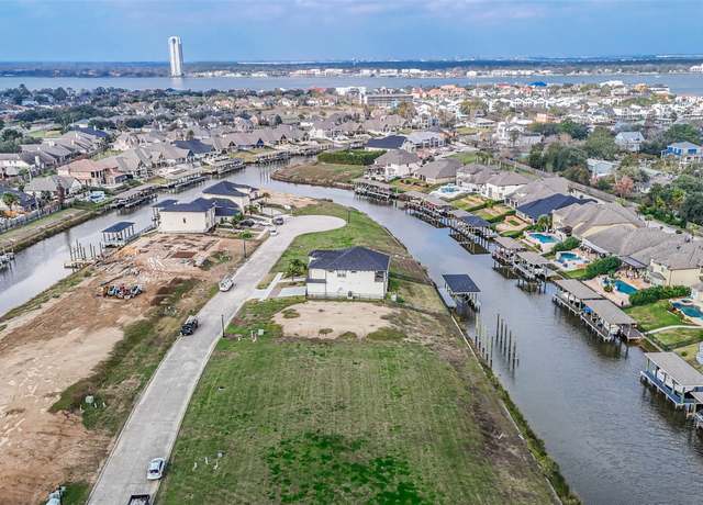 Property at 617 Appia Dr, Kemah, TX 77565