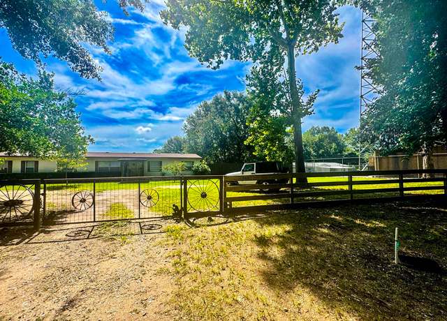 Property at 15350 Old Humble Pipeline Rd, Conroe, TX 77302, 5 beds, 2 baths