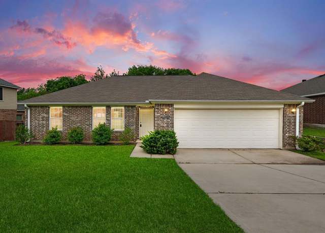 Property at 12502 Hackberry Dr, Willis, TX 77318, 3 beds, 2 baths