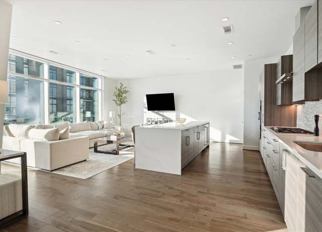 Property at 4521 San Felipe St #1004, Houston, TX 77027, 2 beds, 2.5 baths