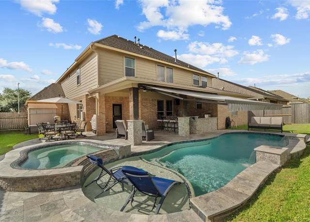 Property at 3205 Brentwood Ln, Pearland, TX 77581, 4 beds, 3.5 baths