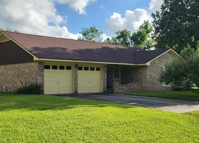 Property at 126 Singleton St, Freeport, TX 77541, 3 beds, 1.5 baths