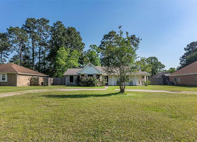 Property at 125 Williams Rd, Lumberton, TX 77657, 3 beds, 2 baths