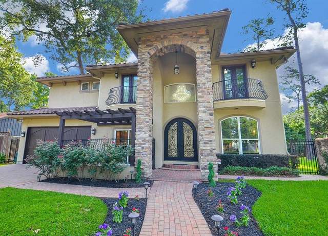 Property at 1402 Lynnview Dr, Houston, TX 77055, 4 beds, 4.5 baths