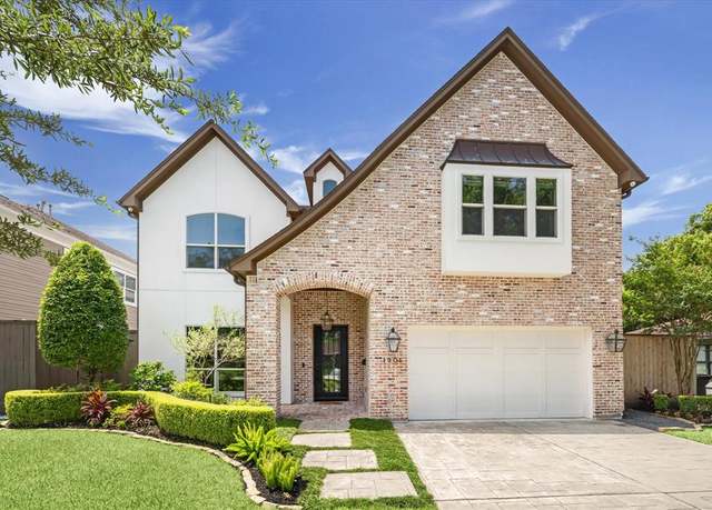 Property at 1901 Woodcrest Dr, Houston, TX 77018, 4 beds, 4 baths