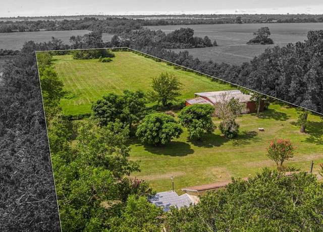 Property at 29211 Castle Rd, Waller, TX 77484, 4 beds, 2 baths