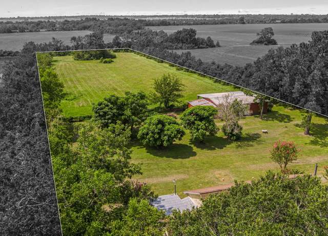 Property at 29211 Castle Rd, Waller, TX 77484, 4 beds, 2 baths