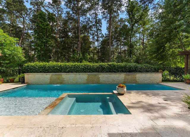 Property at 141 Evergreen Oak Dr, Conroe, TX 77384, 4 beds, 4 baths