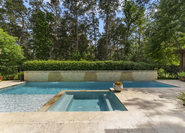 Property at 141 Evergreen Oak Dr, Conroe, TX 77384, 4 beds, 4 baths