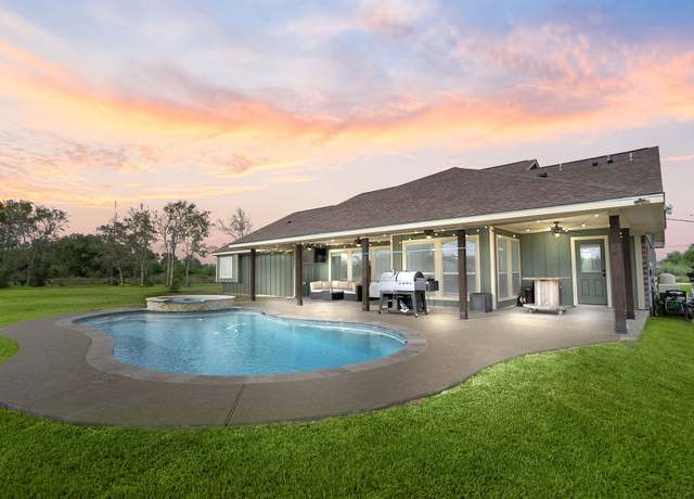Property at 16941 Cowan Rd, Alvin, TX 77517, 3 beds, 2.5 baths