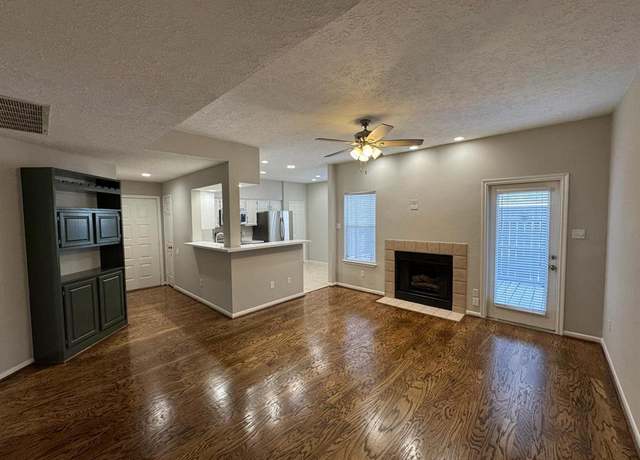 Property at 2011 Spenwick Dr #513, Houston, TX 77055, 2 beds, 2 baths