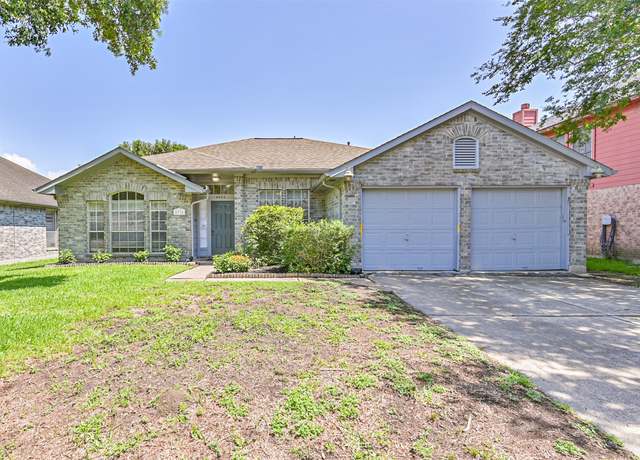 Property at 4934 Parkcrest Dr, La Porte, TX 77571, 3 beds, 2 baths